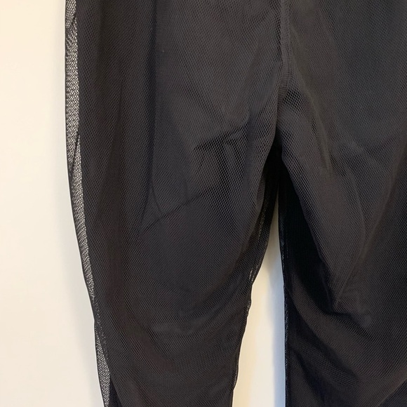 𝅺lululemon Athletica Mesh Jogger Pants - Black - Size 4 - Picture 3 of 16